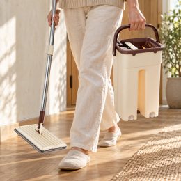 Набор швабра лентяйка с двухсекционным ведром Scratch Cleaning Mop 2 в 1 7л Бежевый-коричневый