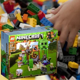 Пластиковый детский конструктор Minecraft 68005, 459 деталей (593)