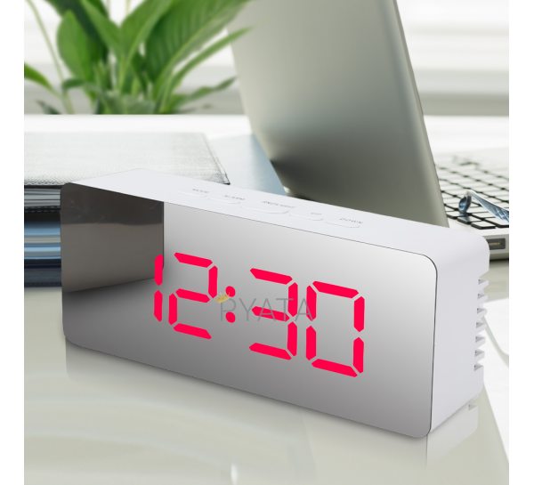 Настільний дзеркальний годинник Mirror Led Clock YQ-719 у стилі мінімал, Червоний циферблат/Білий корпус