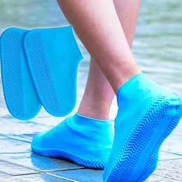 Эластичные многоразовые водонепроницаемые силиконовые чехлы-бахилы для обуви от воды S Голубые 