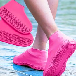 Эластичные многоразовые водонепроницаемые силиконовые чехлы-бахилы для обуви от воды S Малиновые 