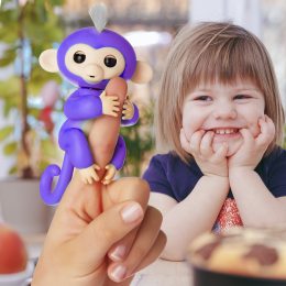 Дитяча інтерактивна іграшка мавпочка зі звуковими ефектами Fingerlings Фіолетова