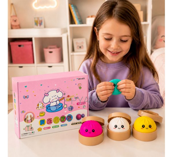 Сквиш антистресс Бао булочка пельмень BUN Squishy Dumpling 5.5 см, мягкая сенсорная игрушка в корзине-пароварке, Mystery сюрприз, случайный цвет, 3+ (OX)