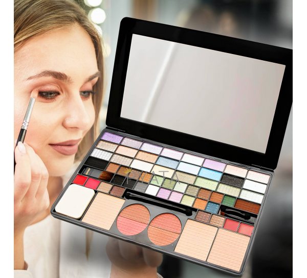 Палітра для створення макіяжу 61-COLOR MAKEUP PLATE WT120Z