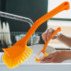 Щетка для мытья посуды, кастрюли пластиковая с ручкой 19см Оранжевая (YAB)