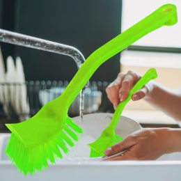 Щетка для мытья посуды, кастрюли пластиковая с ручкой 19см Зеленый (YAB)