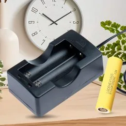 Універсальний ефективний зарядний пристрій на 2 аккумулятора 18650 3,7v з кабелем (YAB)