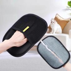 Щетка перчатка электростатическая для чистки одежды от шерсти животных