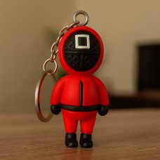 Коллекционные брелки моделька охранника Игра в кальмара «Квадрат. Охранник» 58х26 мм (12)