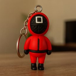 Колекційні брелоки моделька охоронця Гра в кальмара "Квадрат. Охоронець" 58х26 мм (12)