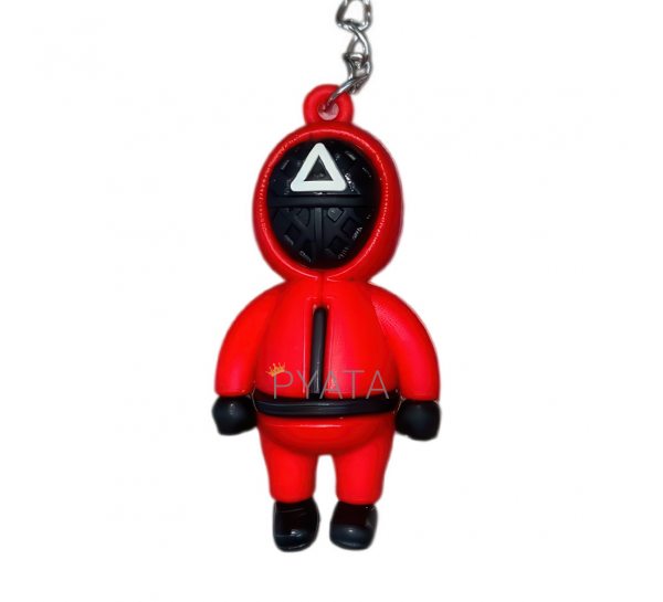 Колекційні брелоки моделька охоронця Гра в кальмара "Трикутник. Солдат" 58х30 мм (12) Колекційні брелоки моделька охоронця Гра в кальмара "Трикутник. Солдат" 58х30 мм (12)