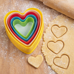 Набор пластиковых вырубок  для печенья и пряников Empire EM-8752 "Сердце" 5 шт (204)